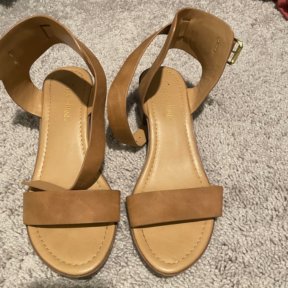 Cityclassified Tan Women's Sandals